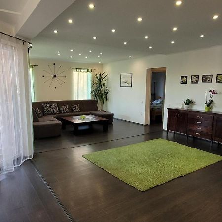 Ferienhaus Judit Alsoors Ngoại thất bức ảnh