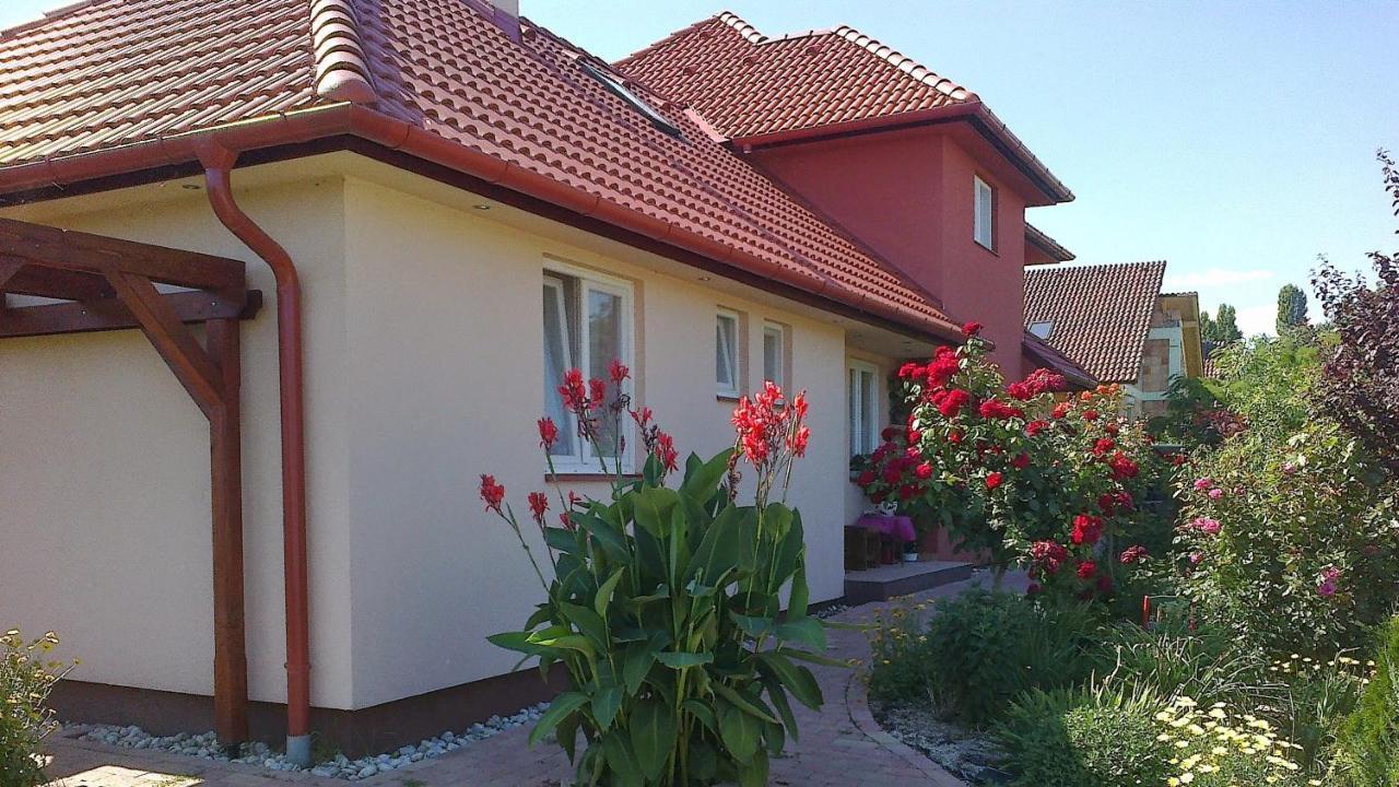 Ferienhaus Judit Alsoors Ngoại thất bức ảnh
