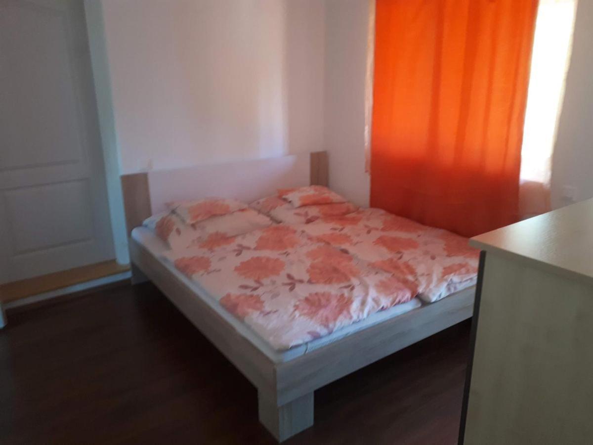 Ferienhaus Judit Alsoors Ngoại thất bức ảnh