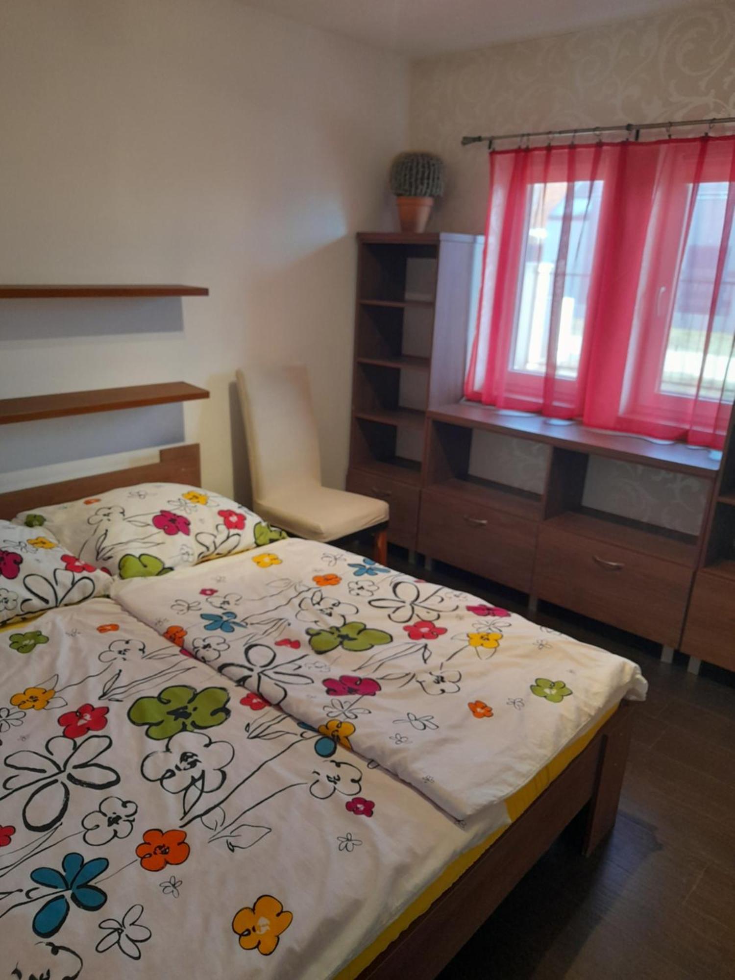 Ferienhaus Judit Alsoors Ngoại thất bức ảnh