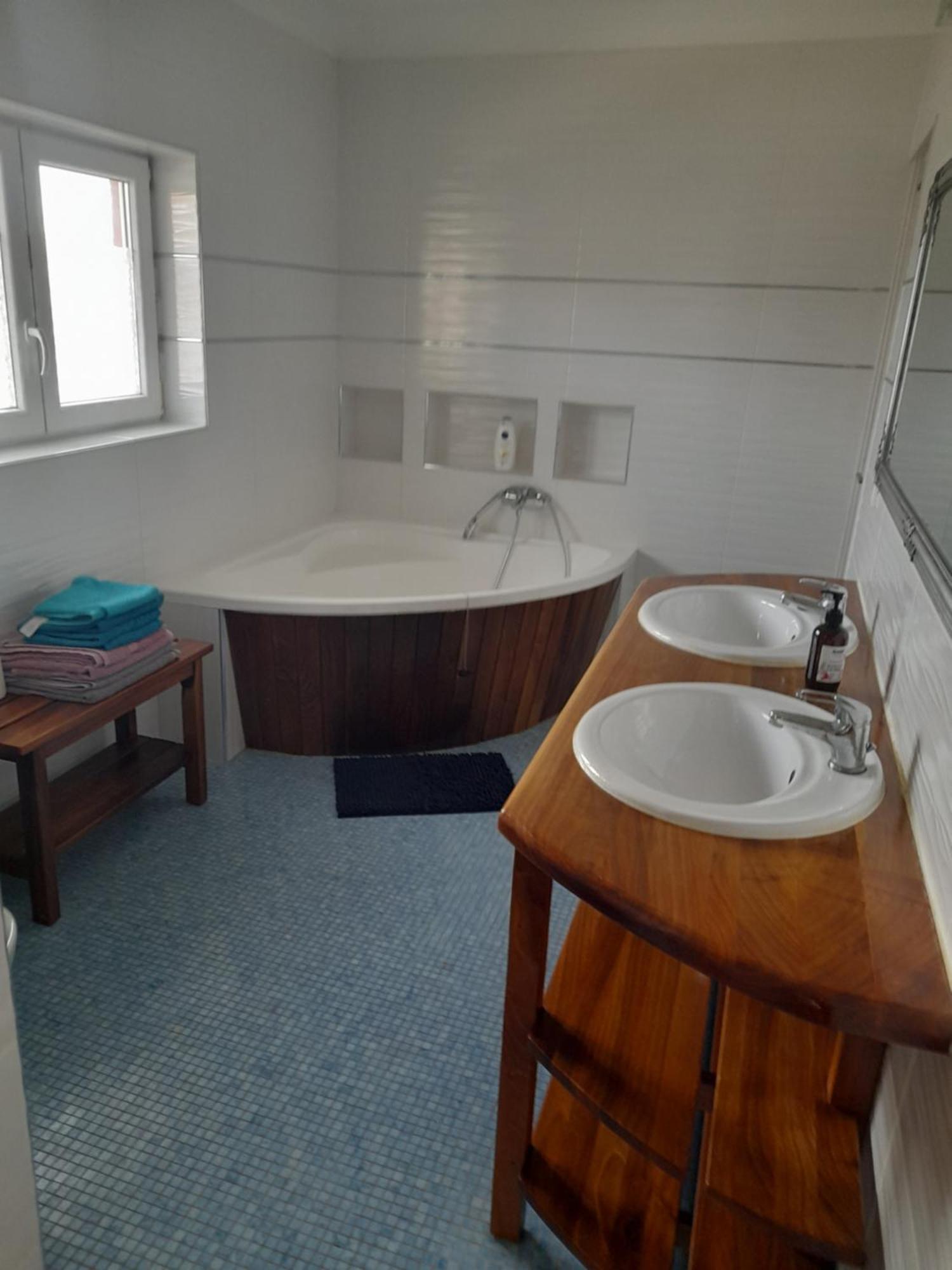 Ferienhaus Judit Alsoors Ngoại thất bức ảnh